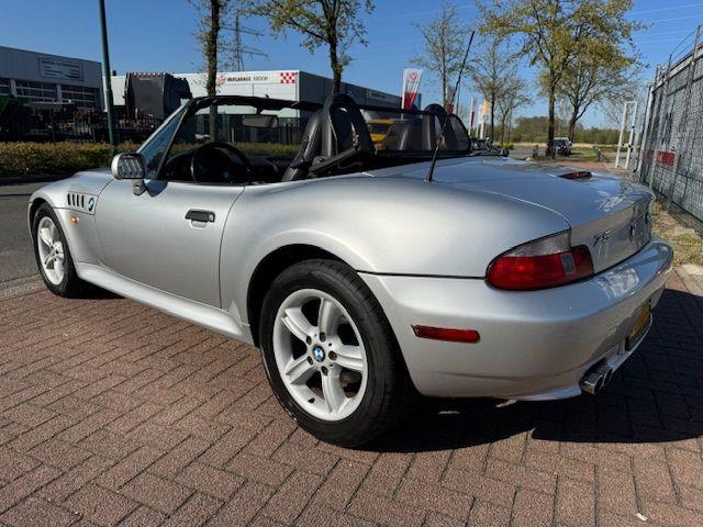 BMW Z3 Roadster 2.2i 6 Cilinder Automaat Airco,Half Leder, 2171 cc, Achterwielaandrijving, Zwart, Leder en Stof