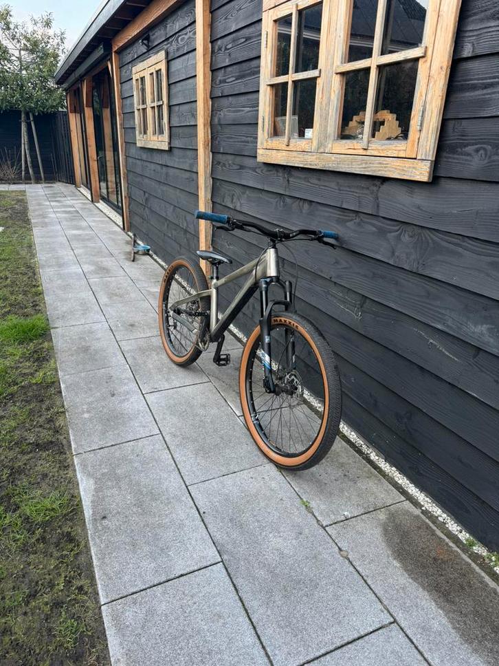Dirtjumper ghost nirvana 4x, Fietsen en Brommers, Fietsen | Crossfietsen en BMX, Zo goed als nieuw, 24 inch of meer, Aluminium