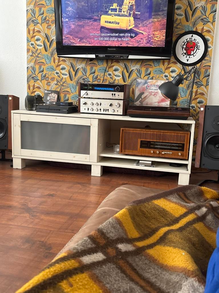 Wit tv-meubel met opbergruimte, Gebruikt, 100 tot 150 cm, Ophalen of Verzenden, Minder dan 100 cm