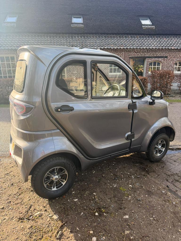 Splinternieuwe luxe overdekte scootmobiel met garantie, Diversen, Ophalen of Verzenden, Zo goed als nieuw, 46 km of meer, 16 km/u of meer