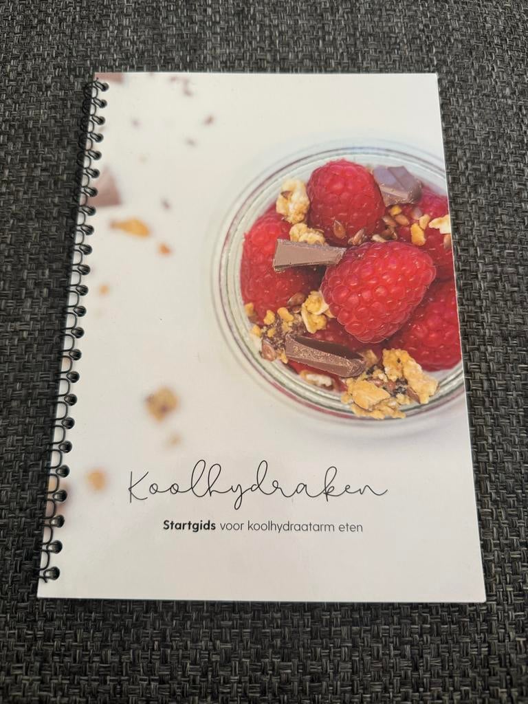 Yvonne Karst - Koolhydraken - Startgids koolhydraatarm eten, Boeken, Kookboeken, Yvonne Karst, Ophalen of Verzenden, Zo goed als nieuw