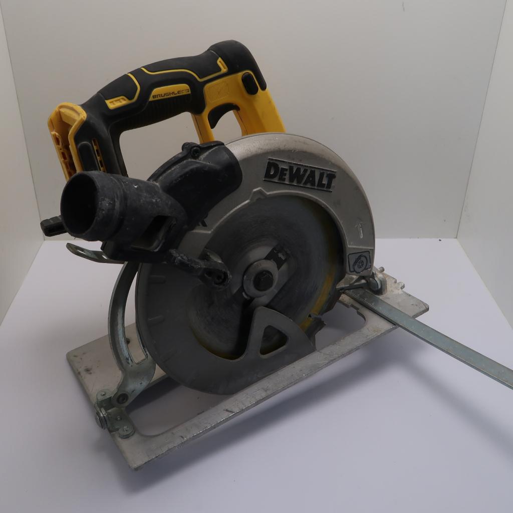 DeWalt DCS570 Cirkelzaag Body | In Prima Staat, Niet ingevuld, Zo goed als nieuw, Niet ingevuld, Niet ingevuld