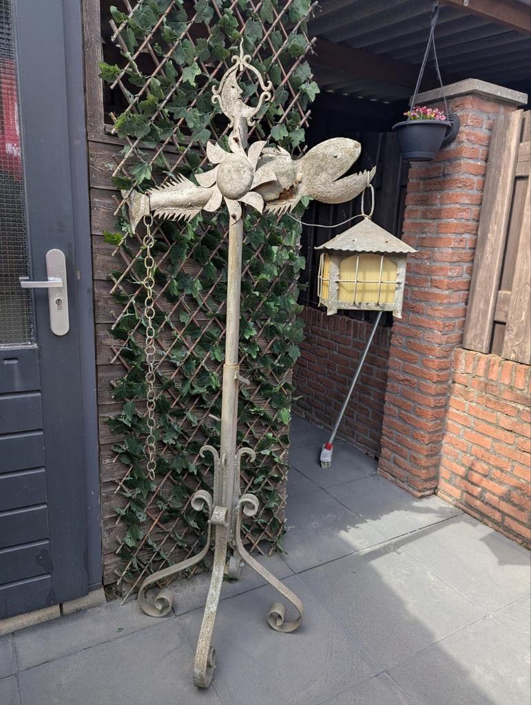 Heel oud handgemaakte tuin lantaarn, Ophalen