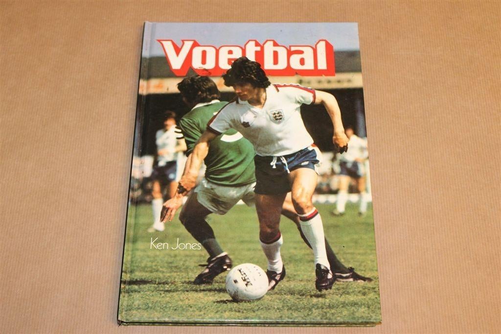 Voetbal [1985] — Technieken, Tactiek & Meer!, Boeken, Ophalen of Verzenden, Gelezen, Watersport en Hengelsport