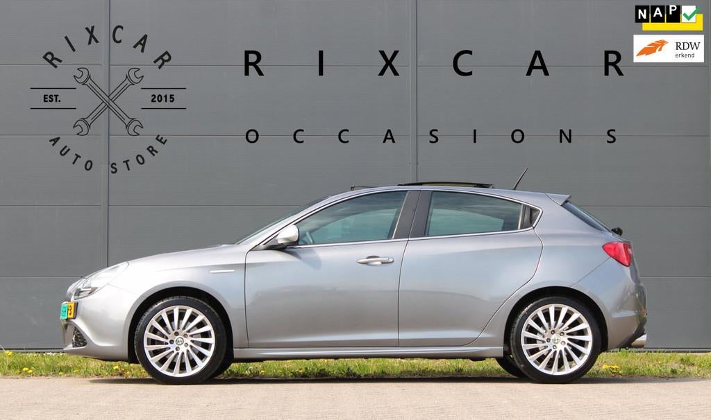 Alfa Romeo Giulietta 1.4 T Distinctive Panodak Leder !NIEUWB, Voorwielaandrijving, Euro 5, Gebruikt, Zwart