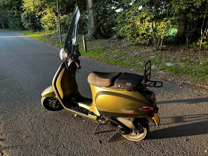 GTS Toscana Exclusive,3jr garantie,slechts135km! Nieuw!, Fietsen en Brommers, Scooters | Overige merken, Zo goed als nieuw, Maximaal 45 km/u