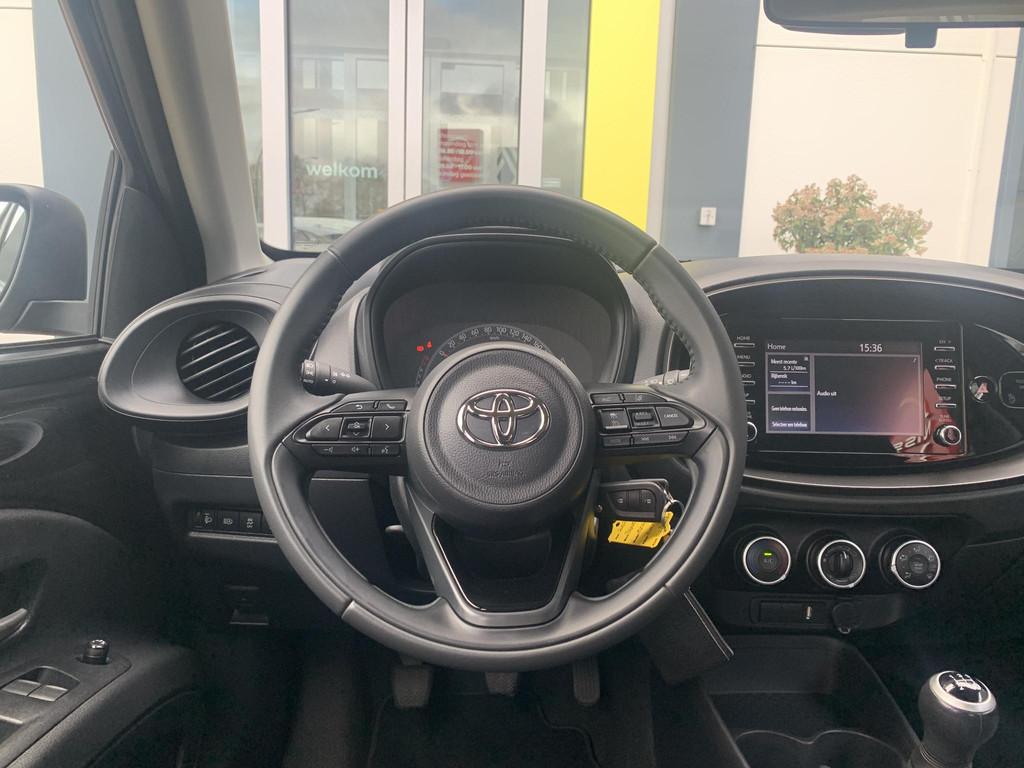 Toyota Aygo X 1.0 VVT-i MT Play | 1e eigenaar | Achteruitrij, Auto's, Toyota, Stof, Gebruikt, 920 kg, Met garantie (alle)