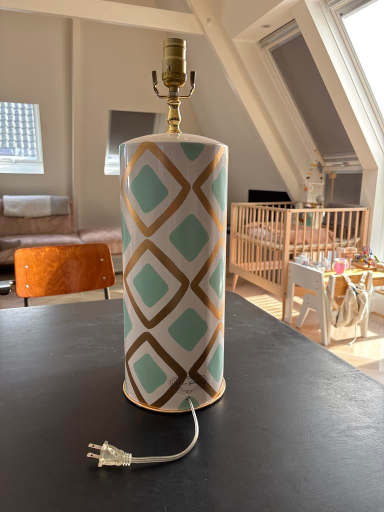 Dana Gibson Haslam Handgeschilderde Tole Tafellamp, Ophalen of Verzenden, Metaal, Minder dan 50 cm, Grandmillennial