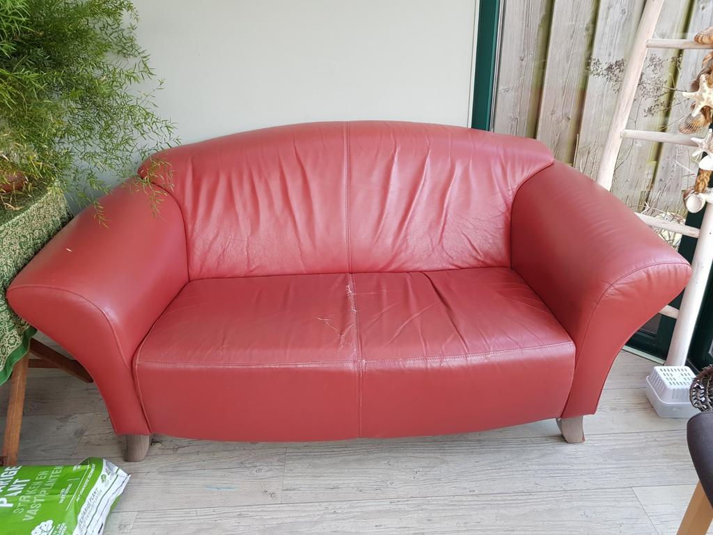 Comfortabele rood leren Montel 2 zitsbank, Huis en Inrichting, Ophalen, Gebruikt, 150 tot 200 cm, Tweepersoons
