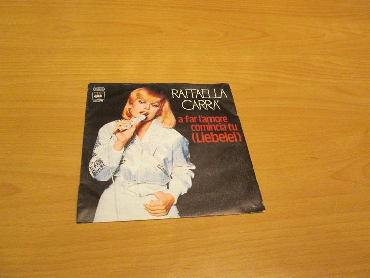 Raffaella Carra' - A Far L'Amore Comincia Tu / Puisque Tu L’, Cd's en Dvd's, Vinyl Singles, Gebruikt, Pop, Ophalen of Verzenden
