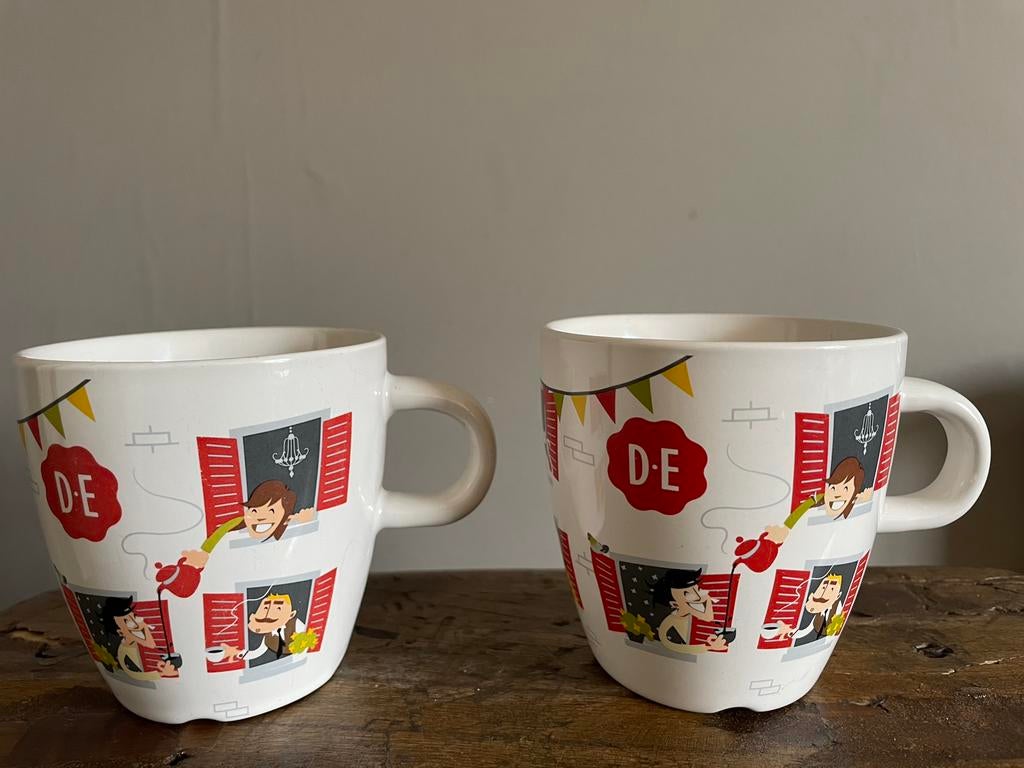 2 Douwe Egberts buren mokken, Ophalen of Verzenden, Zo goed als nieuw, Overige stijlen, Kop(pen) en/of Schotel(s)