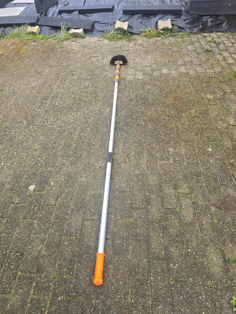 Uitschuifbare bezem voor buiten ragebol 8 meter, Ophalen of Verzenden, Gebruikt, Bezem