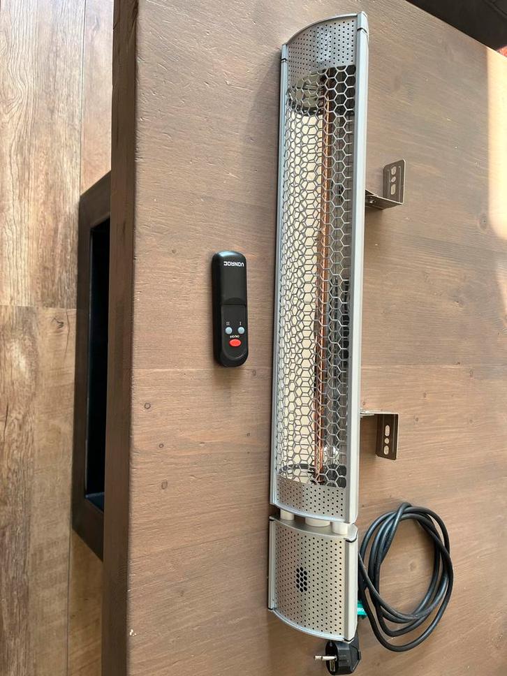 Vonroc Straalkachel met afstandsbediening - 2 standen, Tuin en Terras, Terrasverwarmers, Gebruikt, Elektrisch, Wand, Waterbestendig