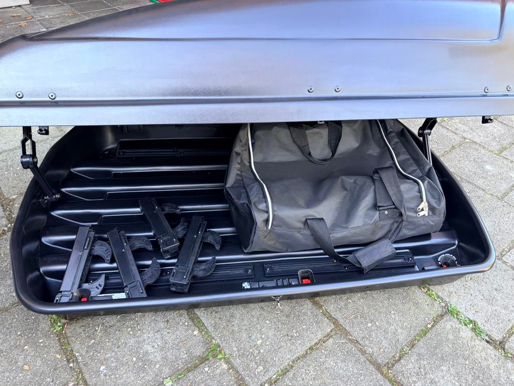 Dakkoffer 340 liter Dory N22 zwart mat inclusief tassenset, Auto diversen, Dakkoffers, Ophalen, Gebruikt
