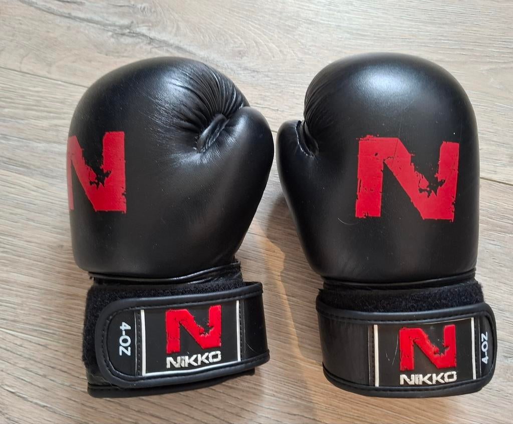 Kinderbokshandschoenen NIKKO 4-OZ, Ophalen of Verzenden, Zo goed als nieuw, Bokshandschoenen