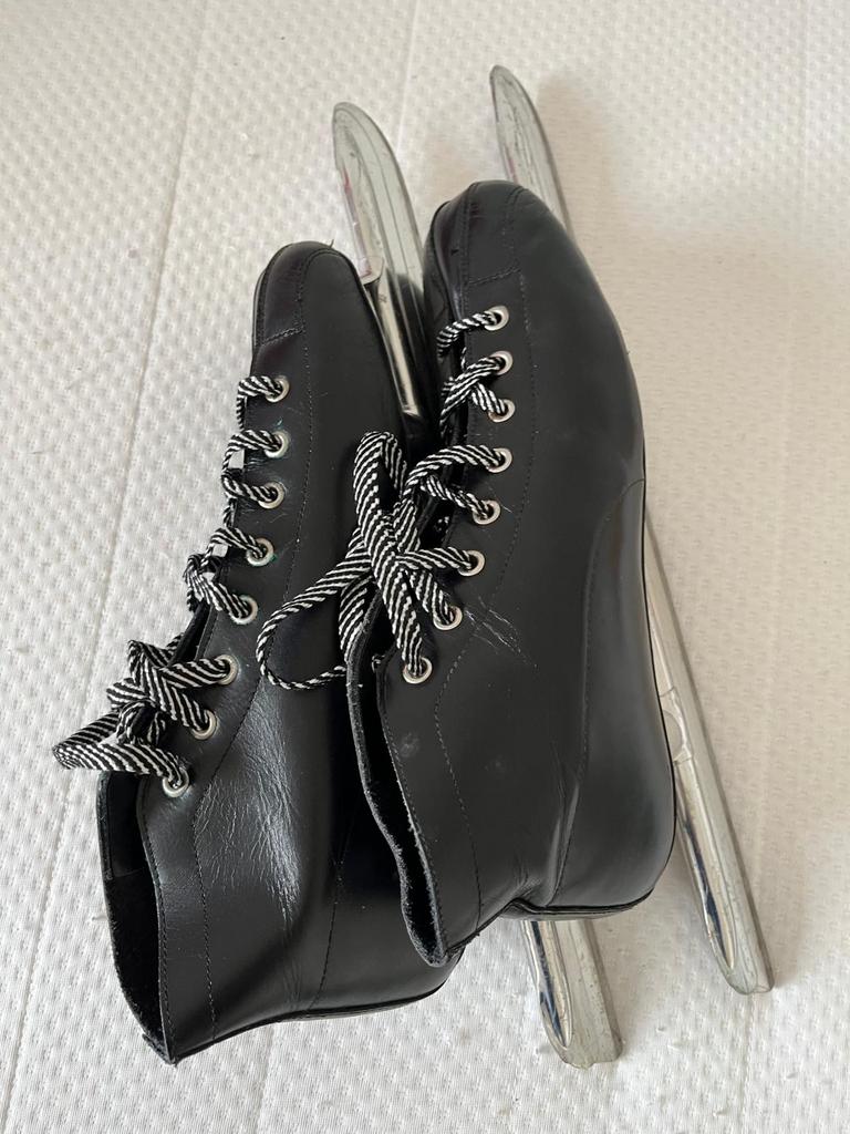 Ving schaatsen lage noren - Maat 43, Sport en Fitness, Schaatsen, Ophalen of Verzenden, Zo goed als nieuw, Noren, Viking