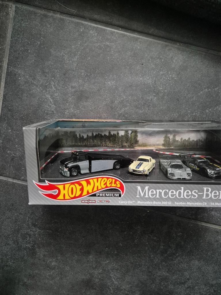 let op Hot Wheels Premium Mercedes-Benz Diorama, Ophalen of Verzenden, Nieuw, Auto