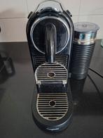 Nespresso koffiemachine met melkschuimer - compleet, Espresso apparaat, Ophalen of Verzenden, Zo goed als nieuw, Koffiepads en cups