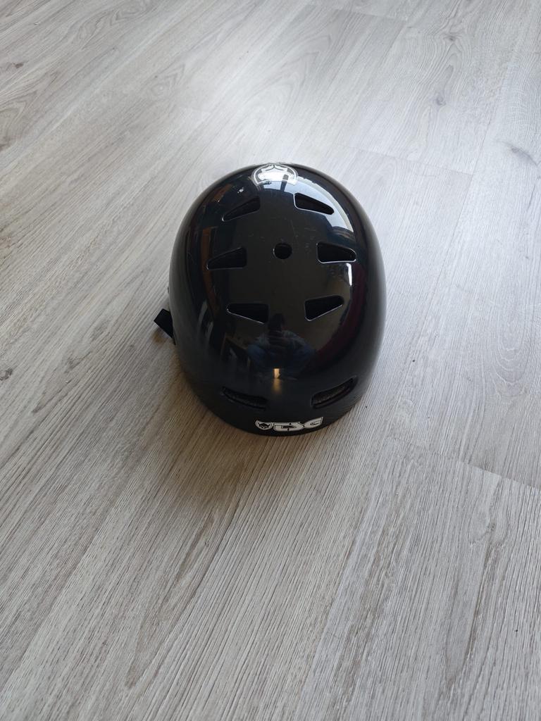 Skate helm maat M - Slechts 2 keer gebruikt, Sport en Fitness, Skateboarden, Ophalen, Zo goed als nieuw, Bescherming