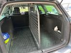 Travall Hondenrek VW Passat, Safety Plus Pack, Ophalen, Zo goed als nieuw