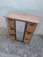 Kastje van staal en hout met spiegel en mandjes, Huis en Inrichting, Kasten | Overige, Ophalen