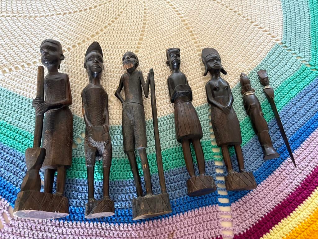 Afrikaans houtsnijwerk, Eén persoon