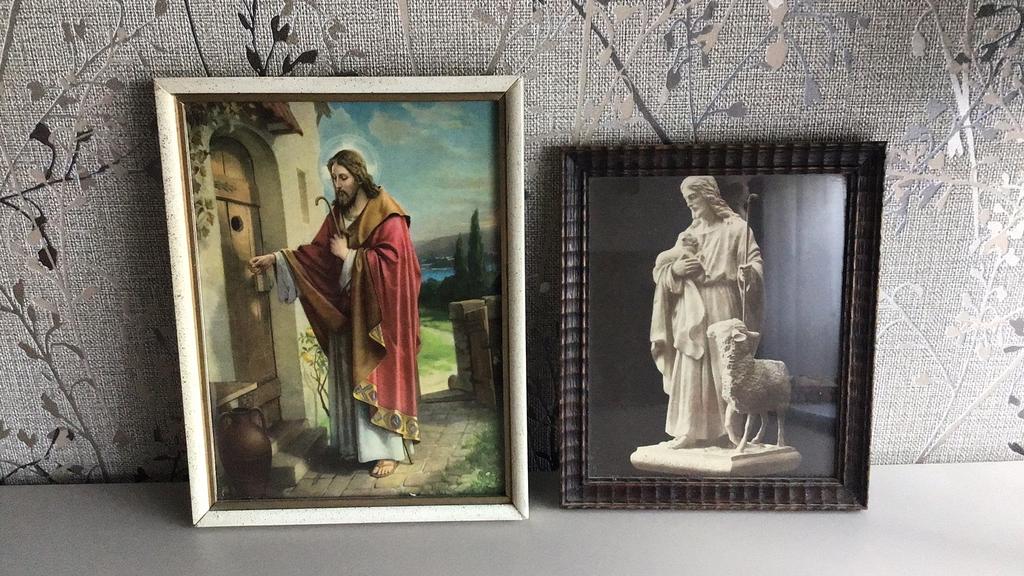 2 oude schilderijtjes hout  met glas., Ophalen of Verzenden, Zo goed als nieuw, Kaart of Prent