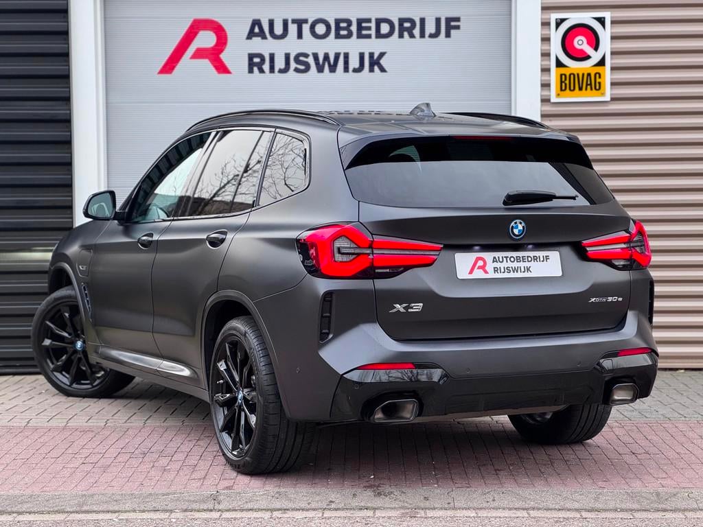 BMW X3 XDrive30e High Executive Laser/360/HuD/Carbon, Auto's, BMW, Automaat, Gebruikt, Zwart, Bedrijf