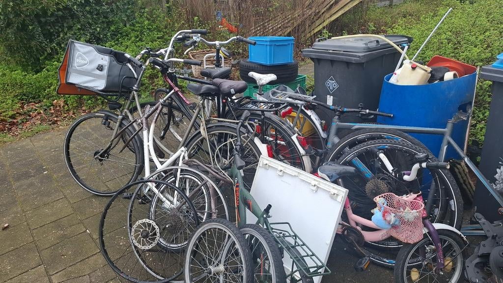 Ik haal gratis uw oudijzer op, Ophalen