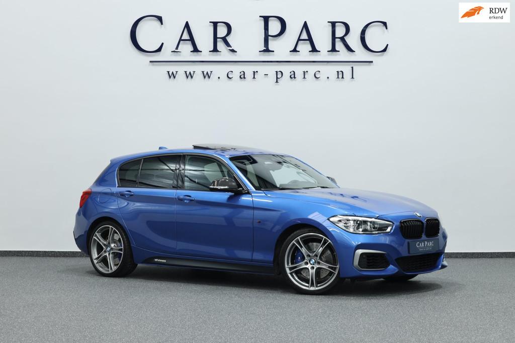 BMW 1-serie M140i xDrive M-PERFORMANCE LED/SCHUIFDAK/ALCANTA, Auto's, BMW, Gebruikt, Blauw, Alcantara, 340 pk
