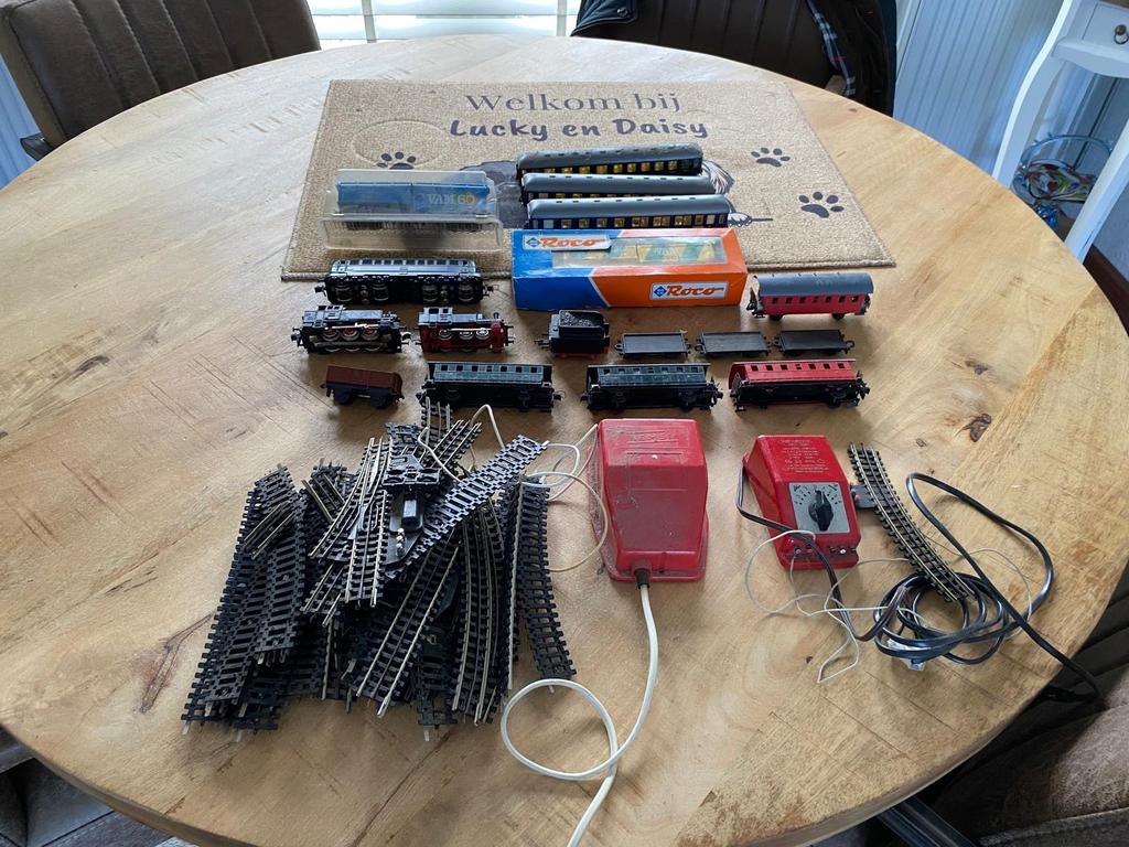 Trix treinen en rails met VAM treinstel (ca. 1963-1980), Hobby en Vrije tijd, Modeltreinen | Overige schalen, Gelijkstroom, Analoog