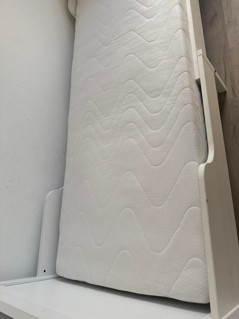 Kinderbedje Ikea 90cm bij 2m inclusief matras, 85 tot 100 cm, Ophalen of Verzenden, Zo goed als nieuw, Matras