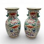 Chinees porseleinen polychroom vazen met vleermuizen decor., Ophalen of Verzenden