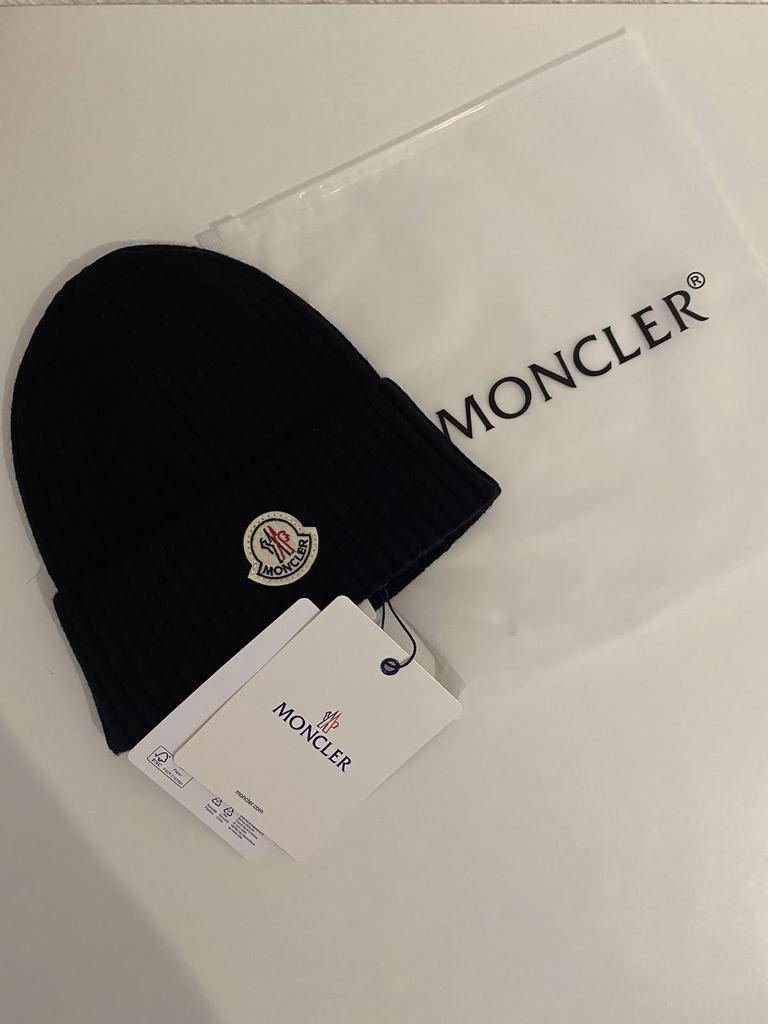Moncler Beanie, Kleding | Heren, Mutsen, Sjaals en Handschoenen, Ophalen of Verzenden, Zo goed als nieuw, Overige maten, Muts