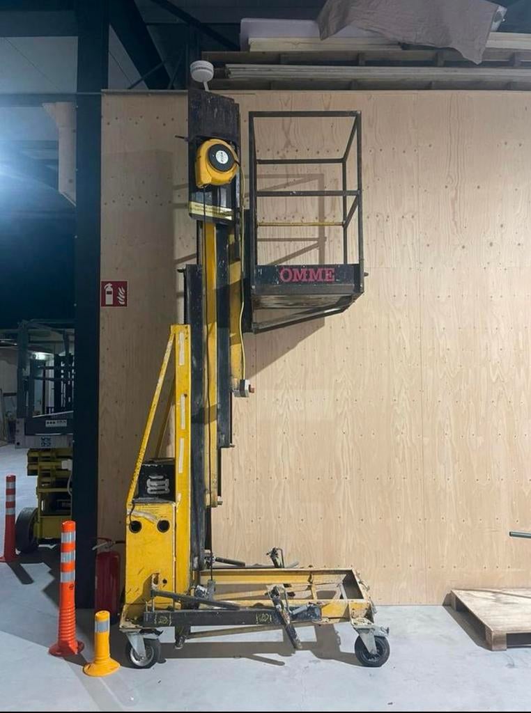 Hoogwerker  Te Huur €30 per dag, Verzenden, Rv, Rv, Zo goed als nieuw