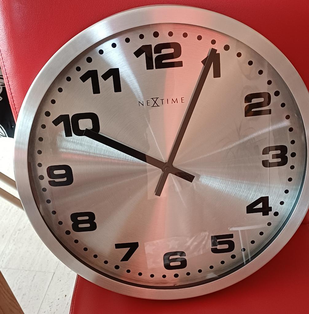 nextime klok, Ophalen of Verzenden, Zo goed als nieuw, Wandklok