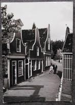 Oude ansichtkaart woonhuizen uit de Zaanstreek, Ophalen of Verzenden, 1960 tot 1980, Gelopen, Noord-Holland