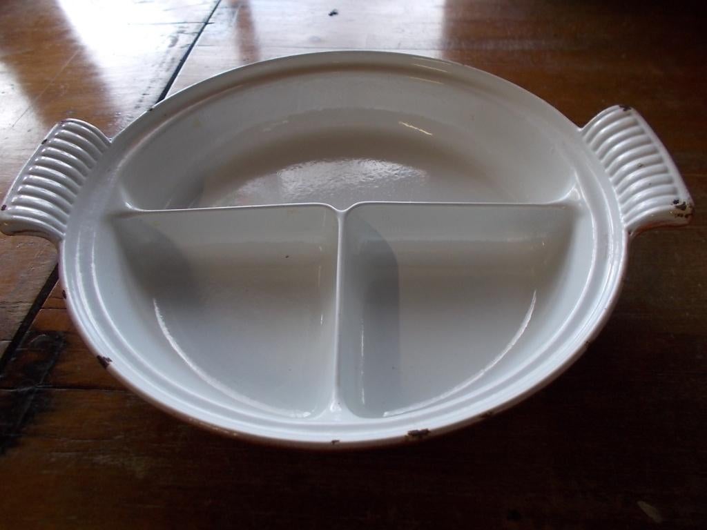 Gietijzeren 3-vaksschaal 27 cm ,gietijzeren schaal oranje., Ophalen of Verzenden