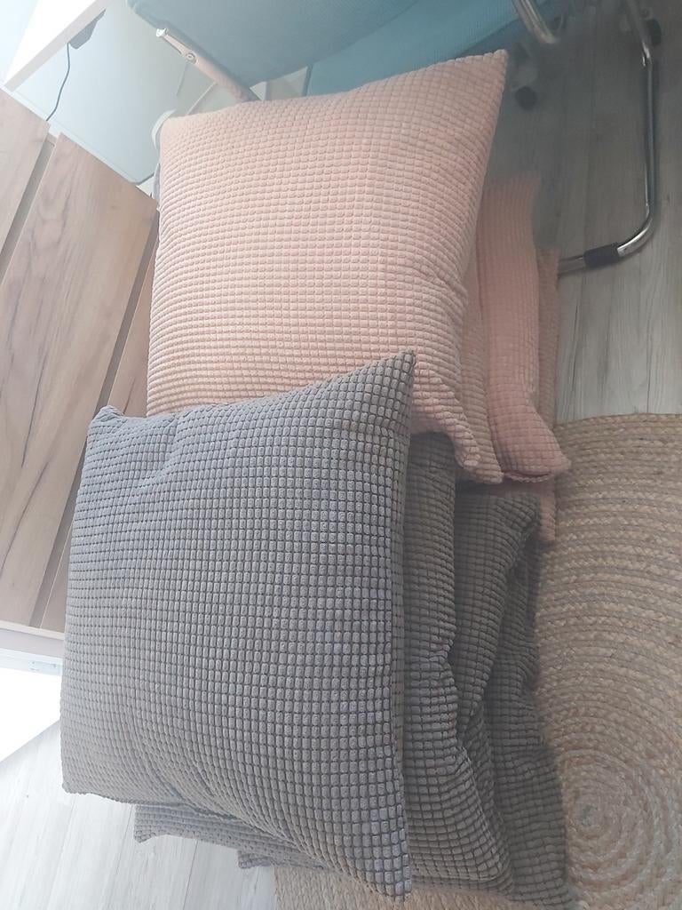 IKEA Kussens 4 grijs en 4 roze, Huis en Inrichting, Woonaccessoires | Kussens, Ophalen, Gebruikt, Grijs, Vierkant