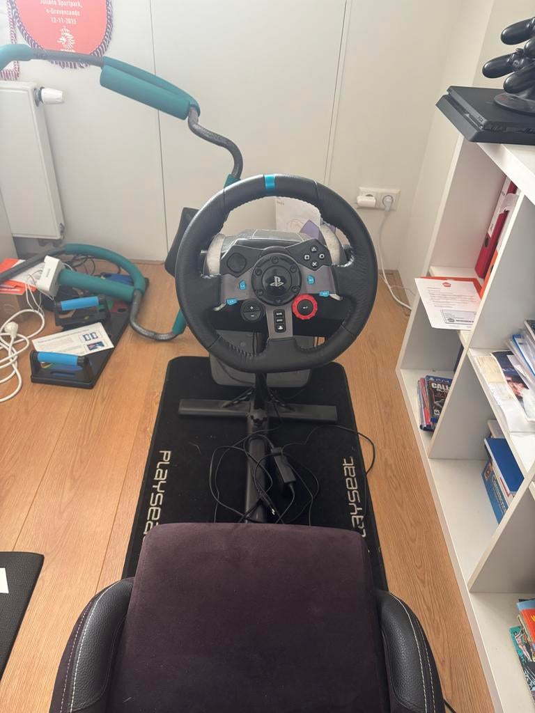 PlayStation 4 Pro met racestoel en stuur, Ophalen, Gebruikt, 1 speler, Racen en Vliegen