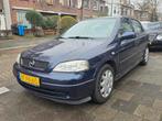 Opel Astra 1.6 8V - Automaat- 5DRS - NWE Distributie - NAP, Auto's, Opel, Stof, Zwart, 4 cilinders, Blauw