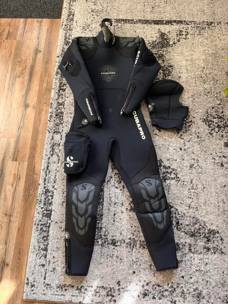 Duikpak SemiDry 7.5mm (L), Watersport en Boten, Duiken, Ophalen, Zo goed als nieuw, Duikpak
