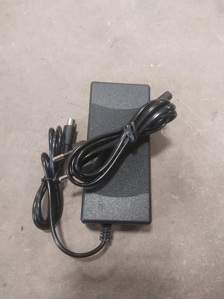 Nieuwe oplader voor elektrische fiets/step, Ophalen of Verzenden, Nieuw