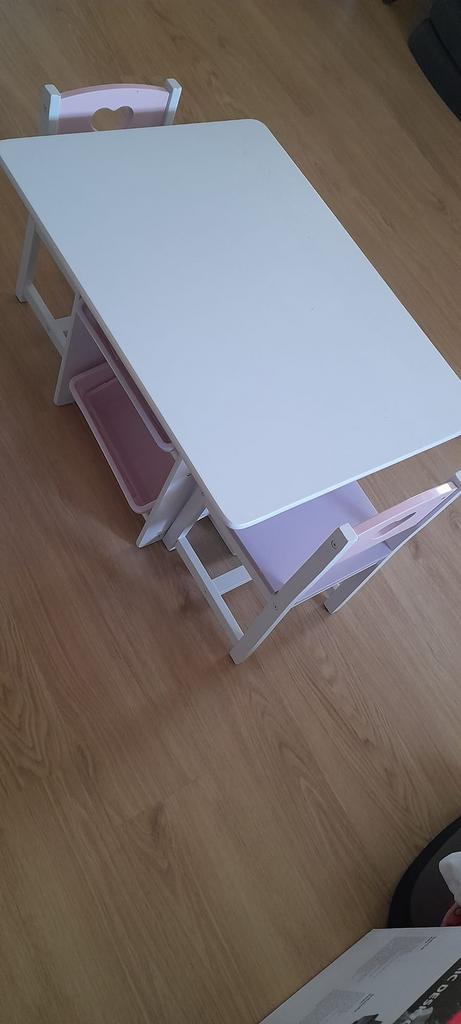 Kindertafel met stoelen, Ophalen, Zo goed als nieuw, Tafel(s) en Stoel(en)