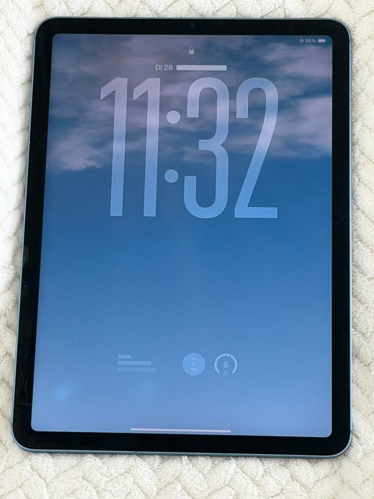 iPad Air 2022 (5e generatie) 64GB Wifi + Cellular (5G) Blauw, Computers en Software, Apple iPads, Ophalen, Gebruikt, Blauw, Apple iPad Air