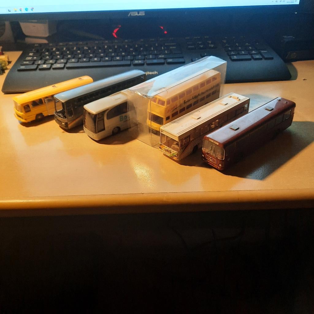 lotje bussen, Hobby en Vrije tijd, Modelauto's | 1:87, Ophalen of Verzenden, Bus of Vrachtwagen
