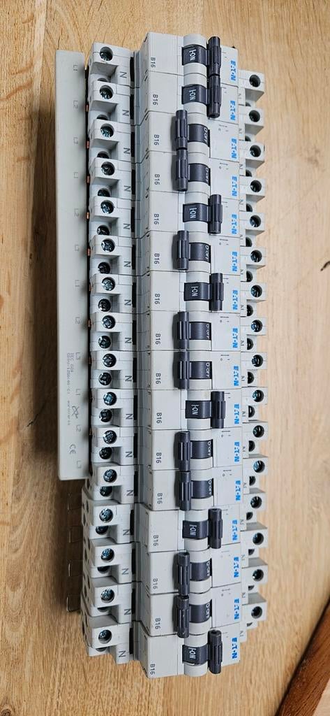 16 stuks eaton b16 automaten, Doe-het-zelf en Verbouw, Elektra en Kabels, Ophalen of Verzenden, Overige typen