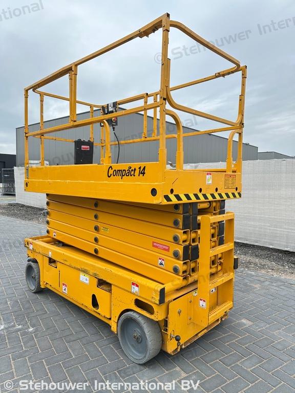 Haulotte Compact 14 hoogwerker schaarhoogwerker, Zakelijke goederen, Machines en Bouw | Liften, Steigers en Ladders, Haulotte G