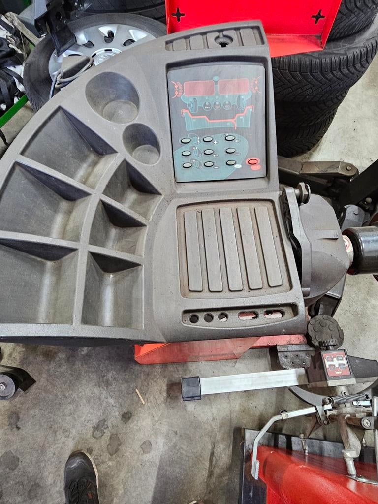 Te koop wielbalancer met plakloodsandaard, Ophalen