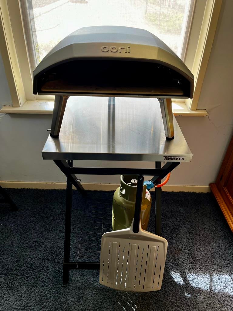 Ooni koda 16 - compleet met tafel, gasfles, alles, Ophalen, Zo goed als nieuw